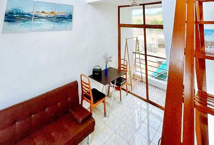 The Lavana Villa Del Matabungkay By Reddoorz Lian Esterno foto